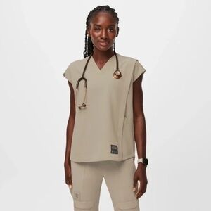 Rare Limited Edition FIGS x Star Wars Scrub Set Mandalore Bo-Katan